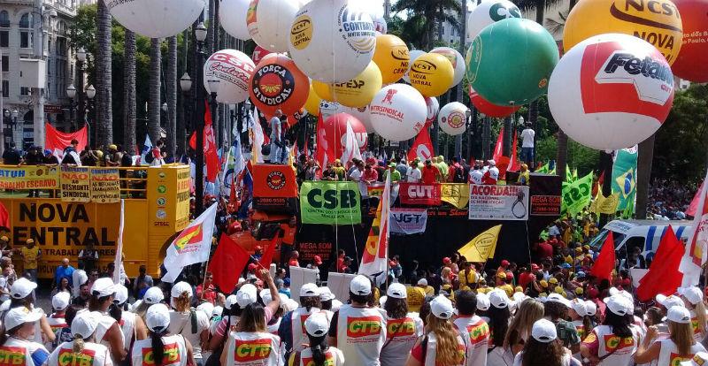  Centrais sindicais aprovam estado de greve permanente contra reforma da Previdência