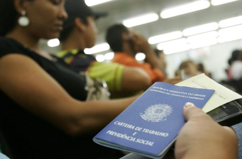  Brasil fecha 20,8 mil postos formais de trabalho em 2017