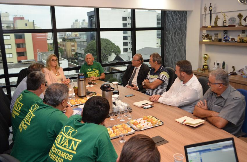  Sindicomerciários se reúne com Sindilojas e representantes da Havan