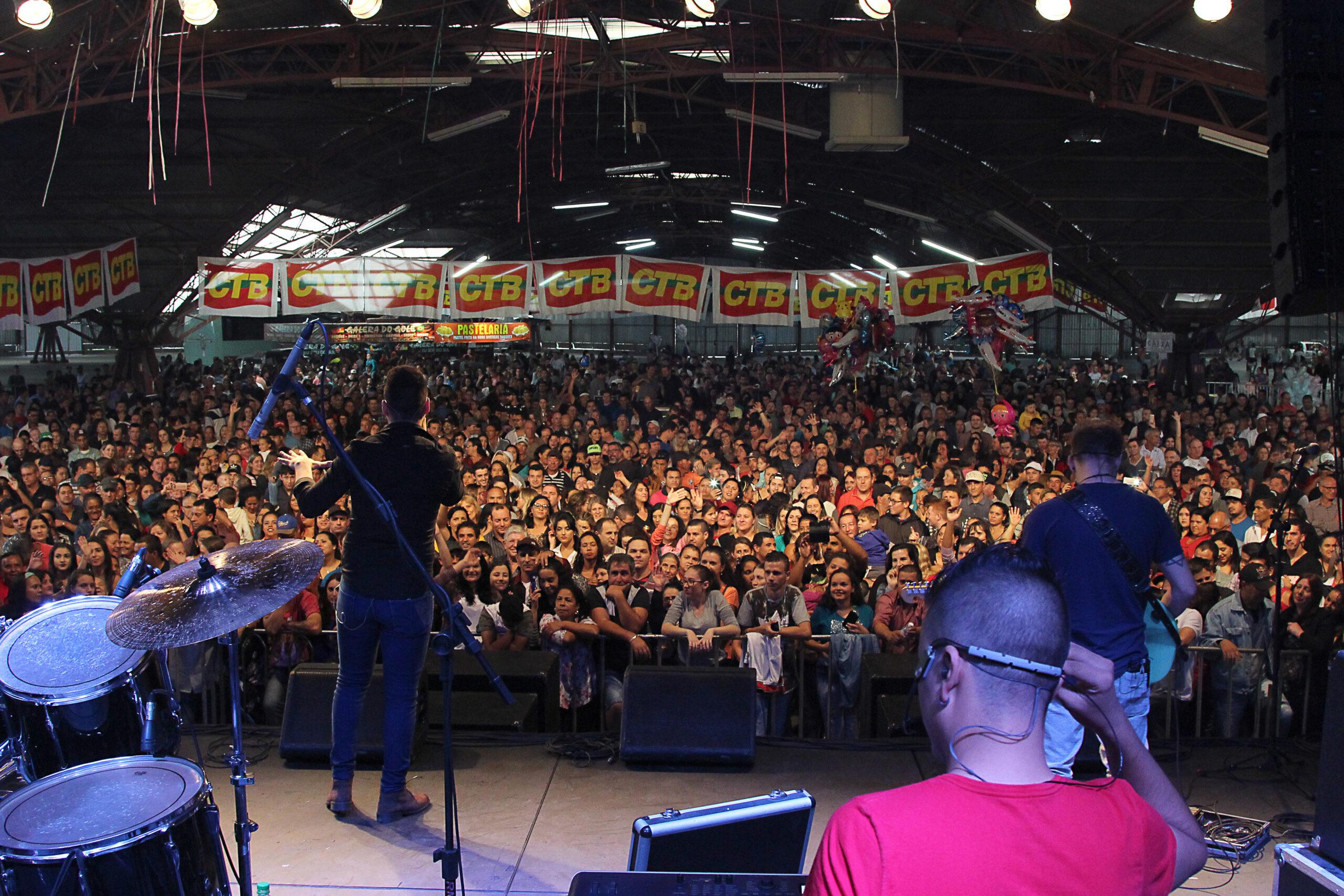 15 mil trabalhadores participam do Ato Show do Dia do Trabalhador da CTB e Rádio Viva