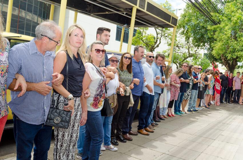  Ato em defesa da Justiça do Trabalho e dos direitos sociais reúne centenas de pessoas Porto Alegre   