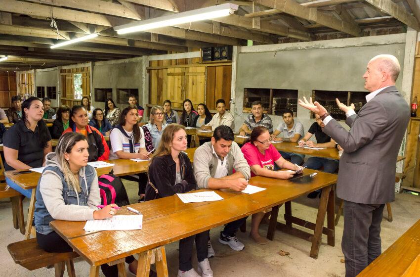  Diretores do Sindicomerciários recebem treinamento com advogado trabalhista