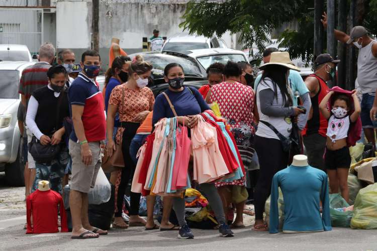 Banco Mundial: trabalho informal em massa pode retardar recuperação pós-COVID