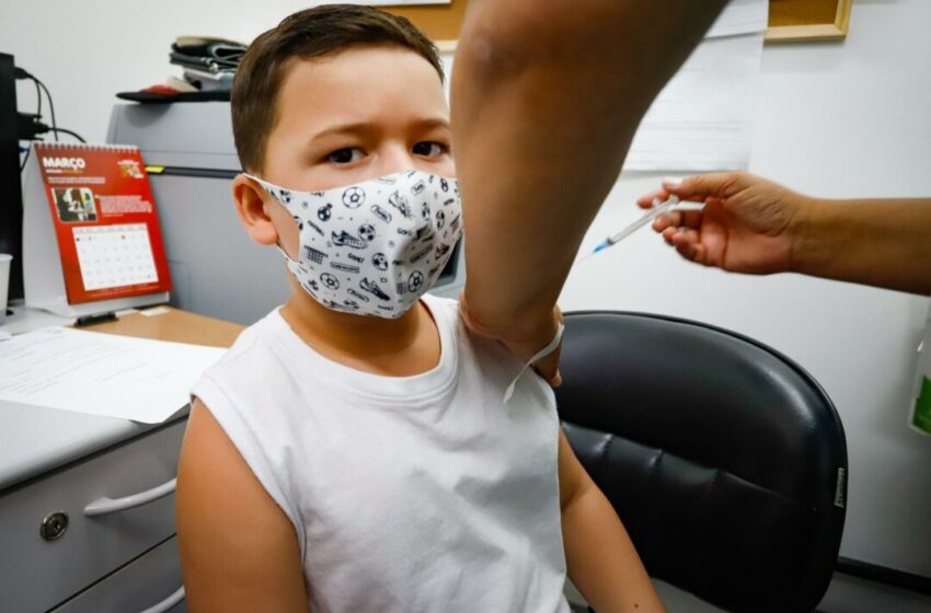  Especialistas criticam decisão que desobrigou uso de máscaras por crianças no RS