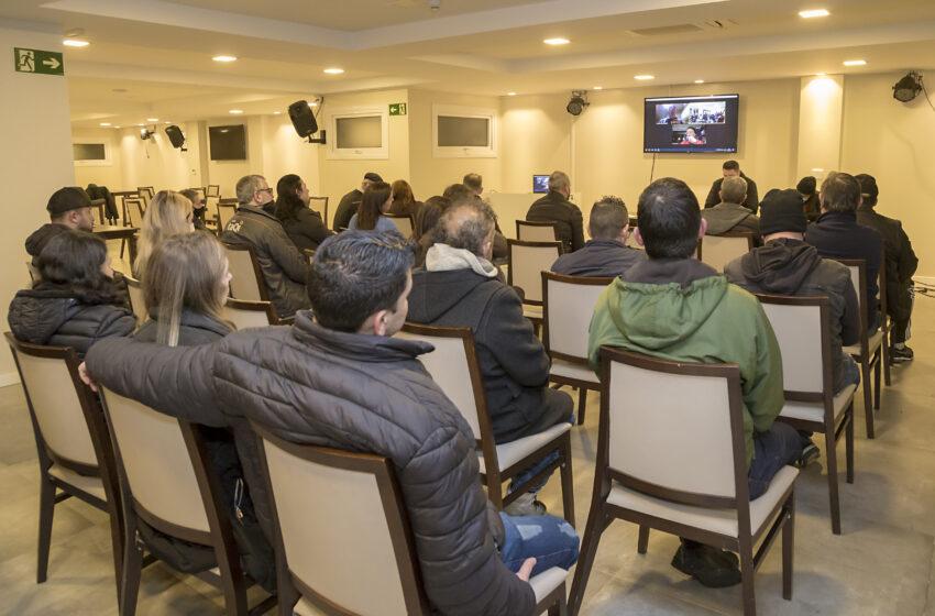  Comerciários aprovam mudanças no estatuto e debatem situação econômica