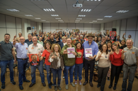Comerciários e comerciárias querem a mudança já e definem apoio à Lula, Edegar e Olívio