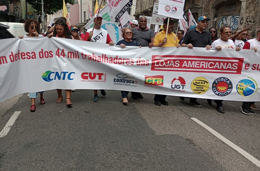  Ato nacional no Rio de Janeiro pede preservação dos 44 mil empregos da Americanas