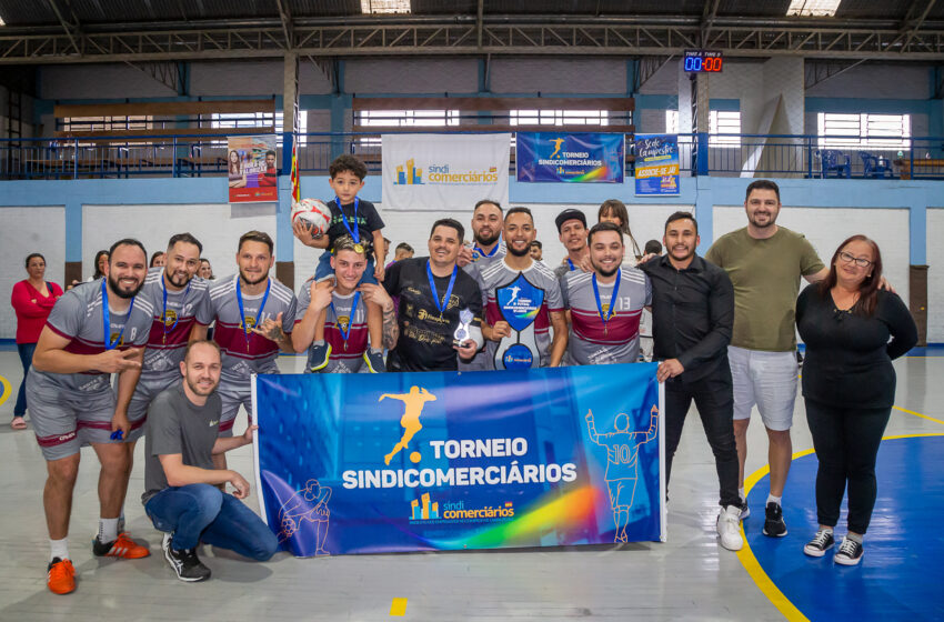  Equipe ANDREAZZA PIO X conquista Torneio de Futsal Sindicomerciários